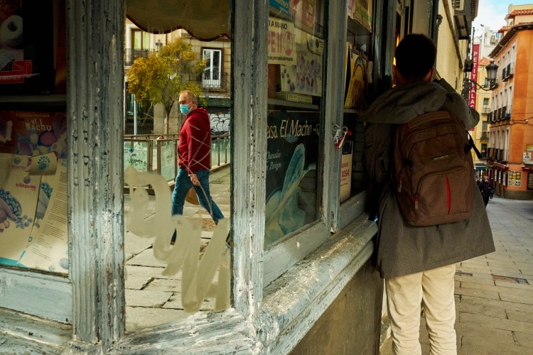 Taller de fotografía de calle en Madrid http://robertomasfoto.com 