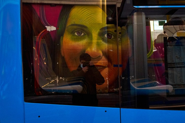 Taller de fotografía de calle en Madrid http://robertomasfoto.com 