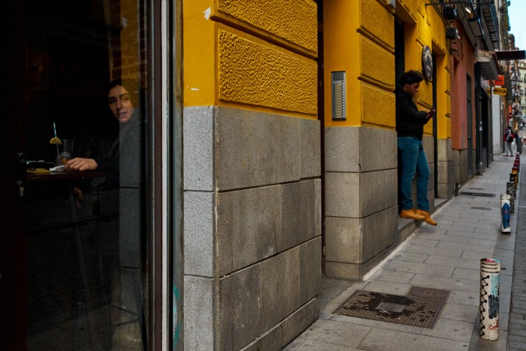 Taller de fotografía de calle en Madrid http://robertomasfoto.com 