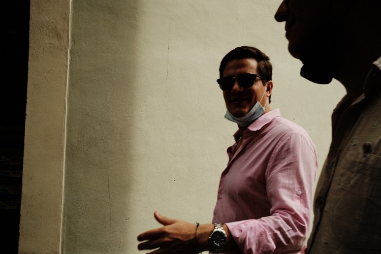 Taller de fotografía de calle en Barcelona, con Rober Tomas,

http://robertomasfoto.com 