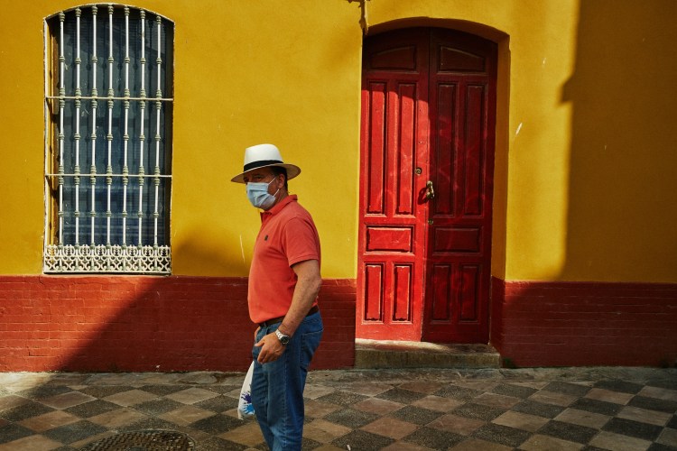 Taller de fotografía de calle en Sevilla, con Rober Tomas,

http://robertomasfoto.com 