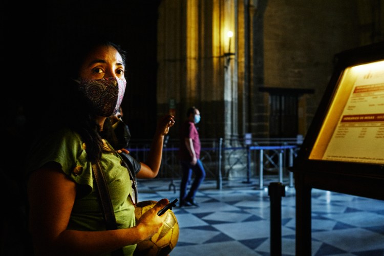 Taller de fotografía de calle en Sevilla, con Rober Tomas,

http://robertomasfoto.com 