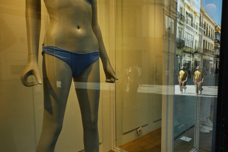 Taller de fotografía de calle en Sevilla, con Rober Tomas,

http://robertomasfoto.com 