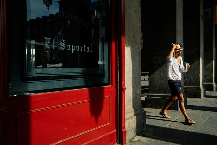 Taller de Fotografía de Calle con Rober Tomás en Madrid. http://robertomasfoto.com 