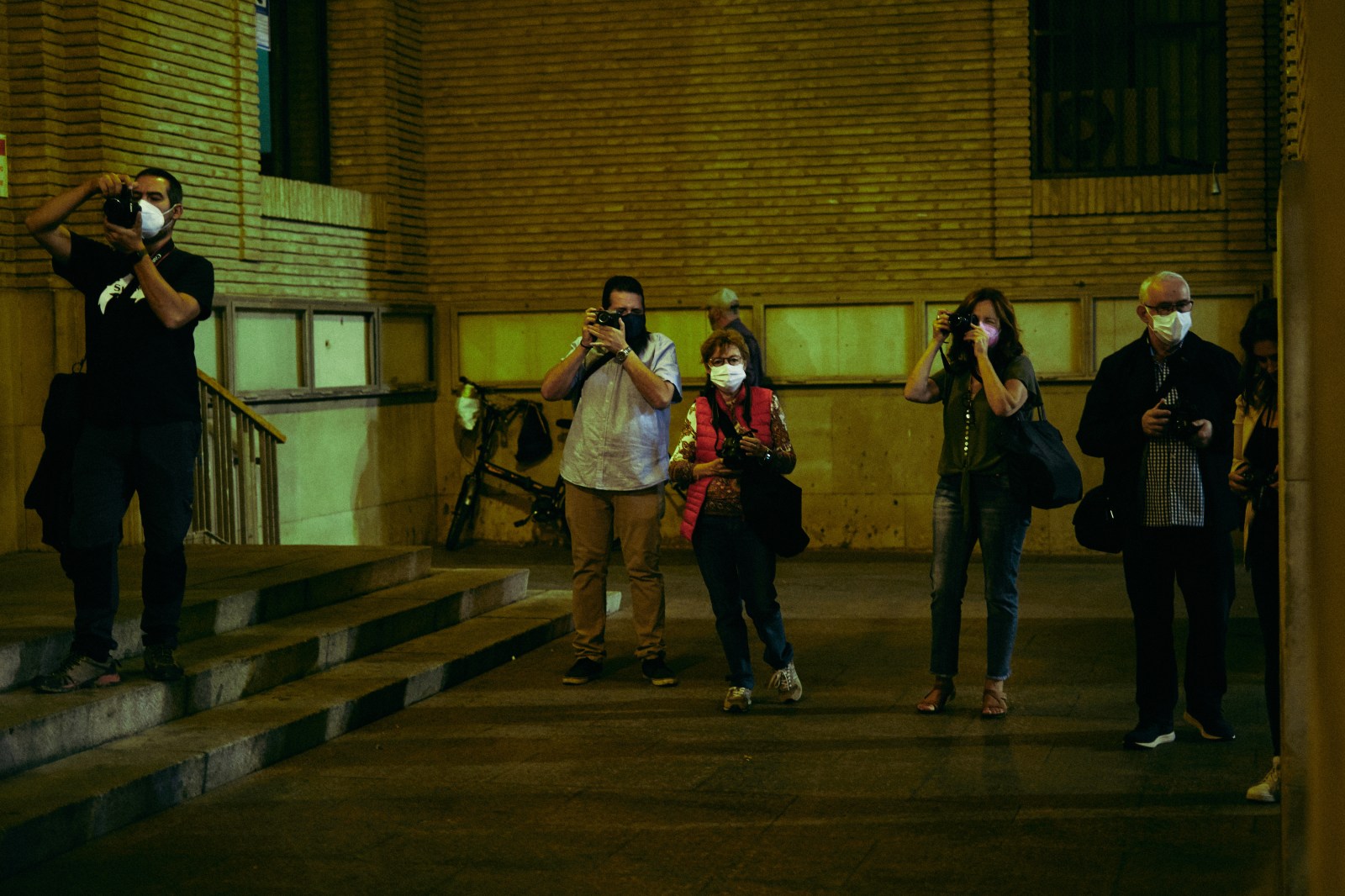 Fotografía de Calle nocturna en Zaragoza con Rober Tomas http://robertomasfoto.com 