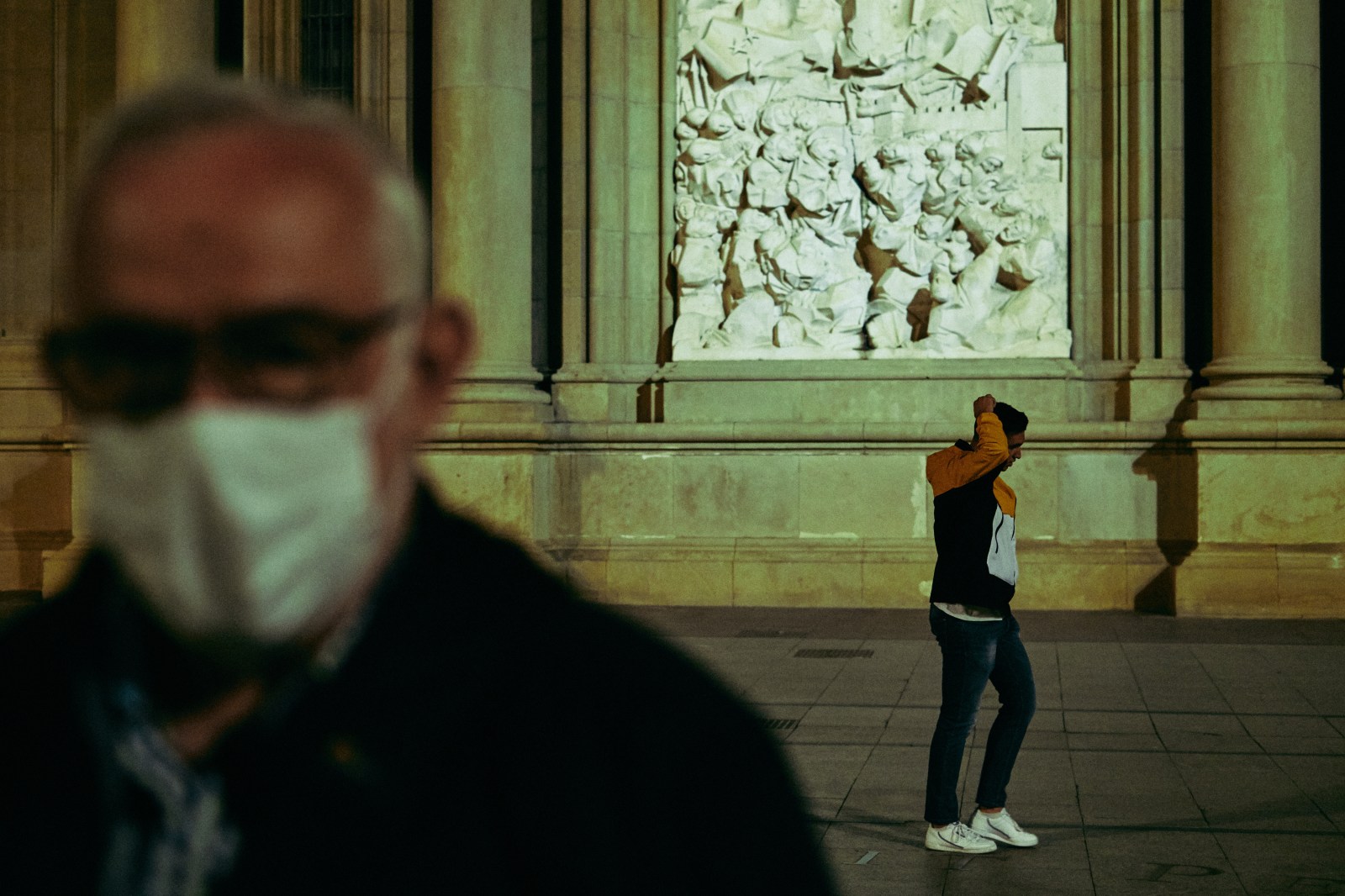 Fotografía de Calle nocturna en Zaragoza con Rober Tomas http://robertomasfoto.com 