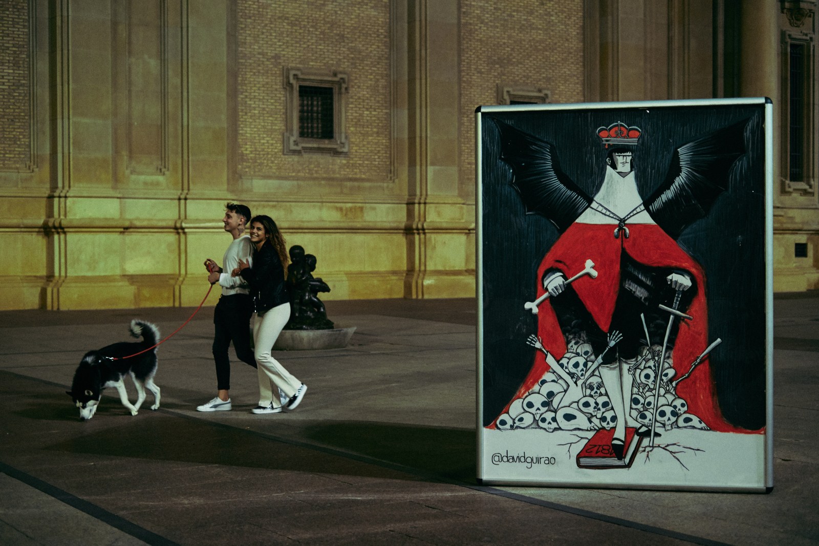 Fotografía de Calle nocturna en Zaragoza con Rober Tomas http://robertomasfoto.com 