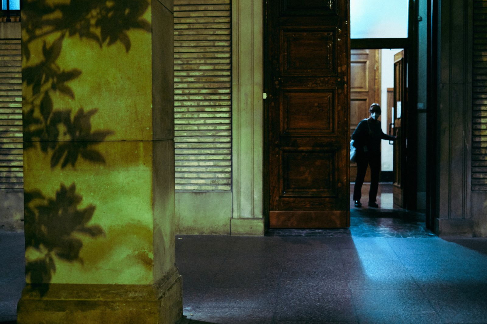 Fotografía de Calle nocturna en Zaragoza con Rober Tomas http://robertomasfoto.com 