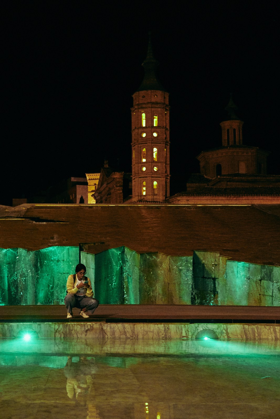 Fotografía de Calle nocturna en Zaragoza con Rober Tomas http://robertomasfoto.com 