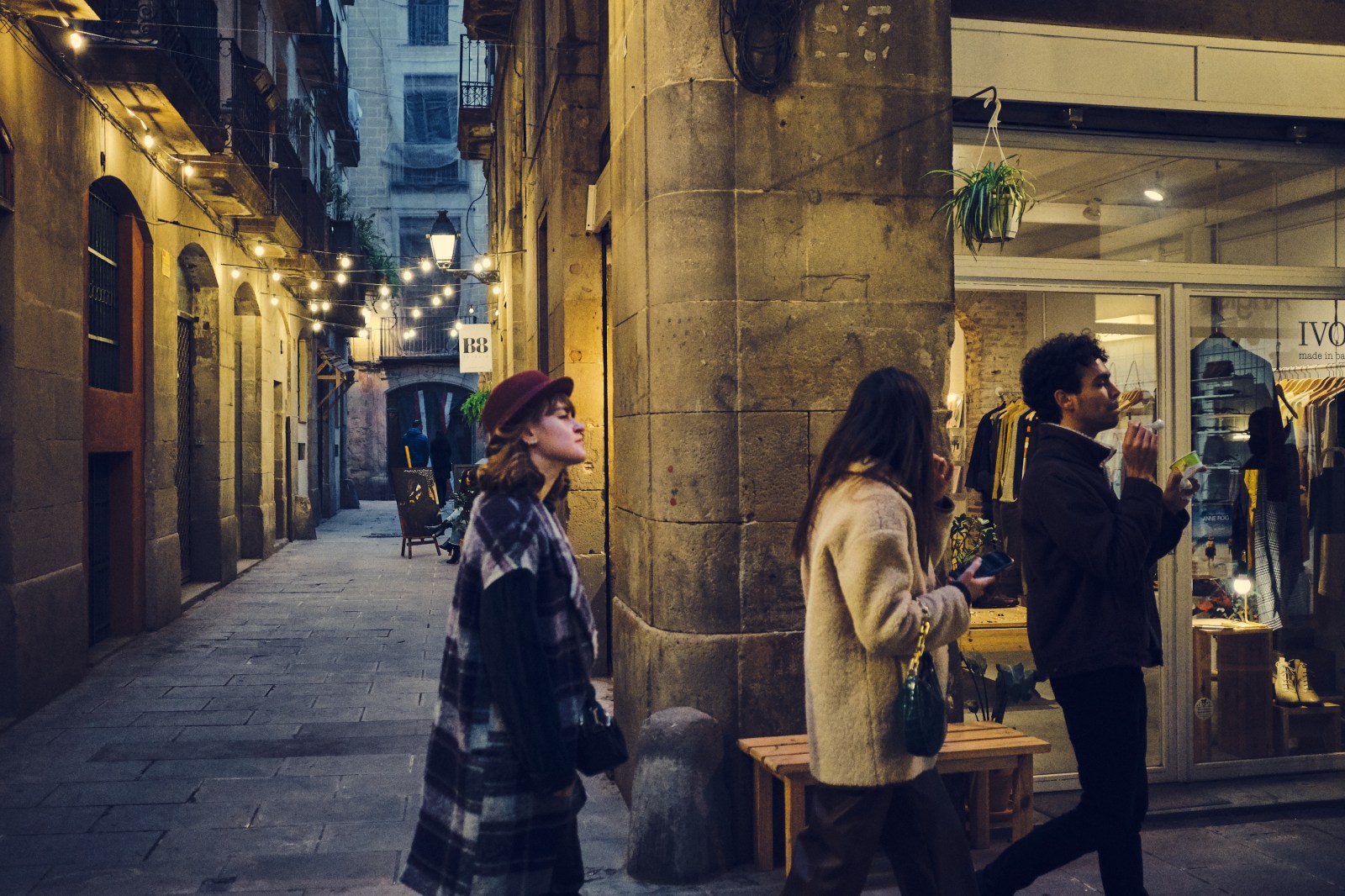 Rober Tomás Fotografía
http://robertomasfoto.com 
Barcelona 2022 Talleres de Fotografía