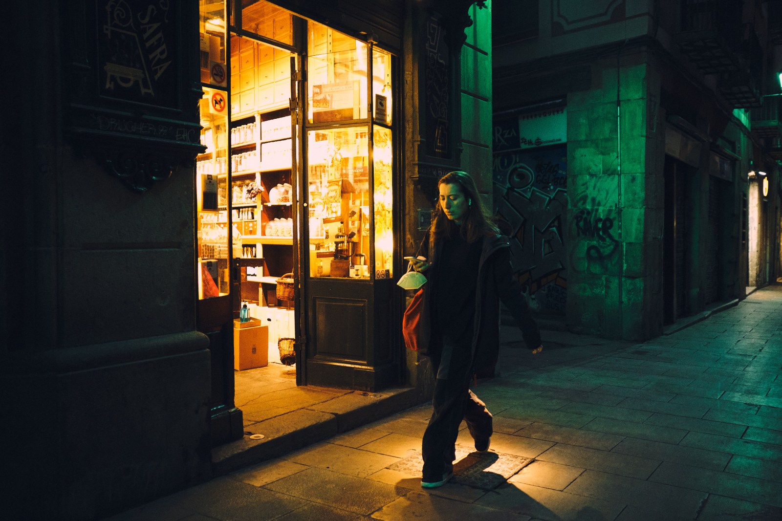 Rober Tomás Fotografía
http://robertomasfoto.com 
Barcelona 2022 Talleres de Fotografía