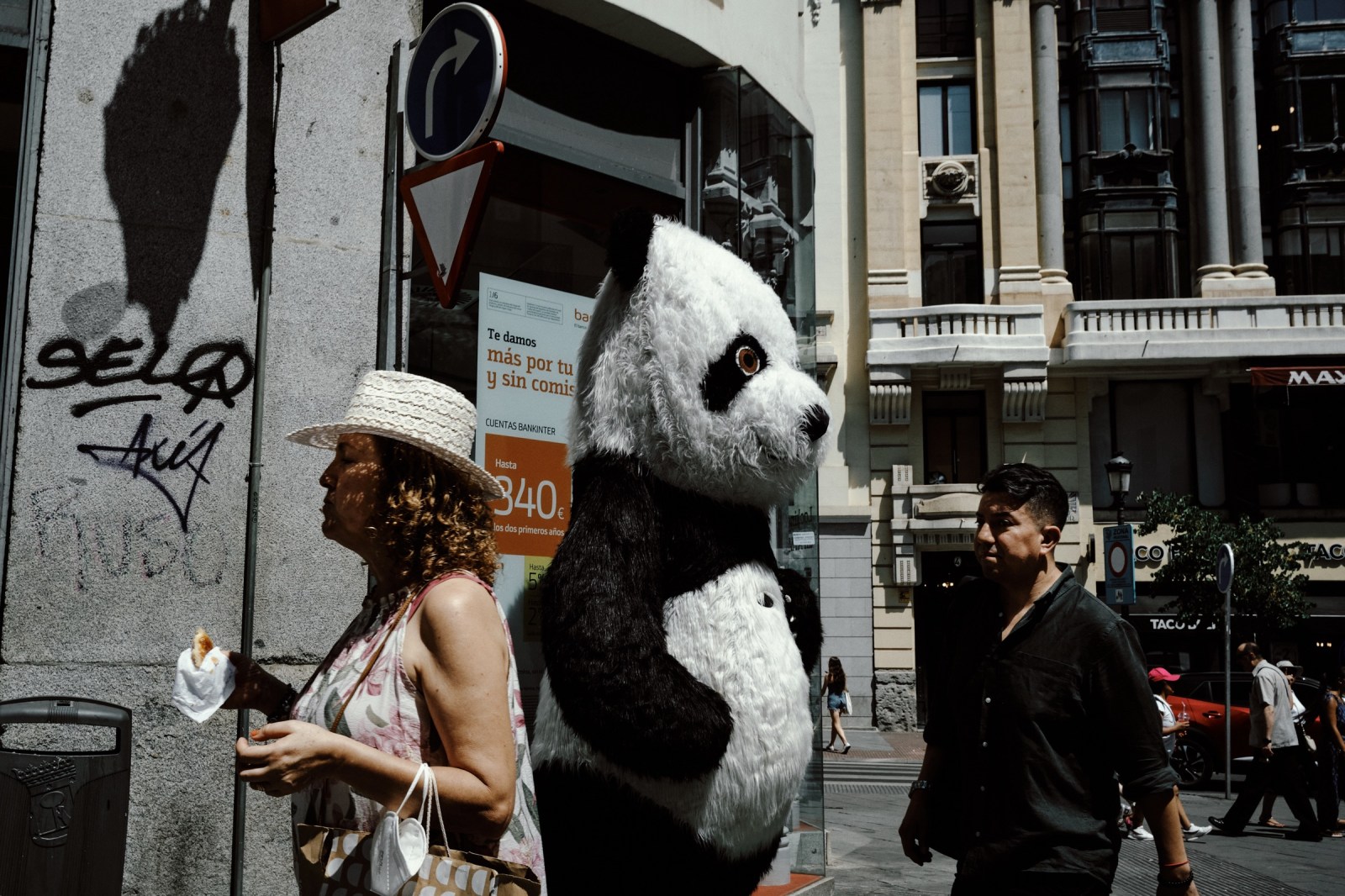 Talleres de Fotografia de Calle en Madrid con Rober Tomas en http://robertomasfoto.com 