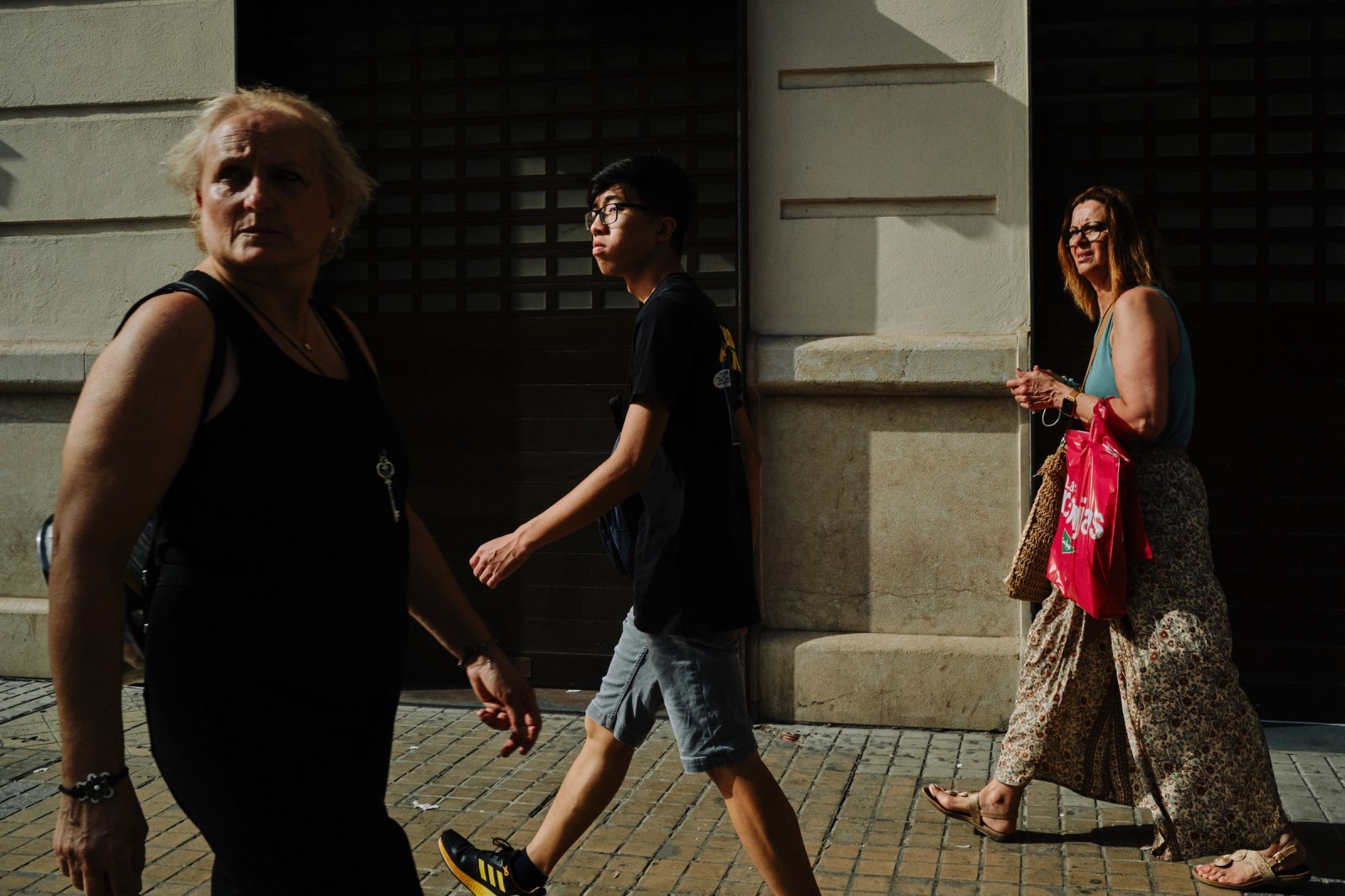 Talleres y Cursos de Fotografía de Calle en Valencia con Rober Tomás. http://robertomasfoto.com 