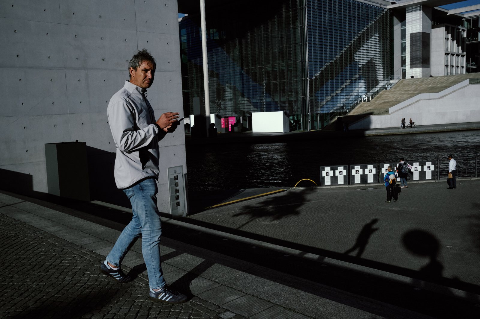 Taller de inmersion en Fotografia de Calle en Berlín (Alemania) con Rober Tomas, en http://robertomasfoto.com 