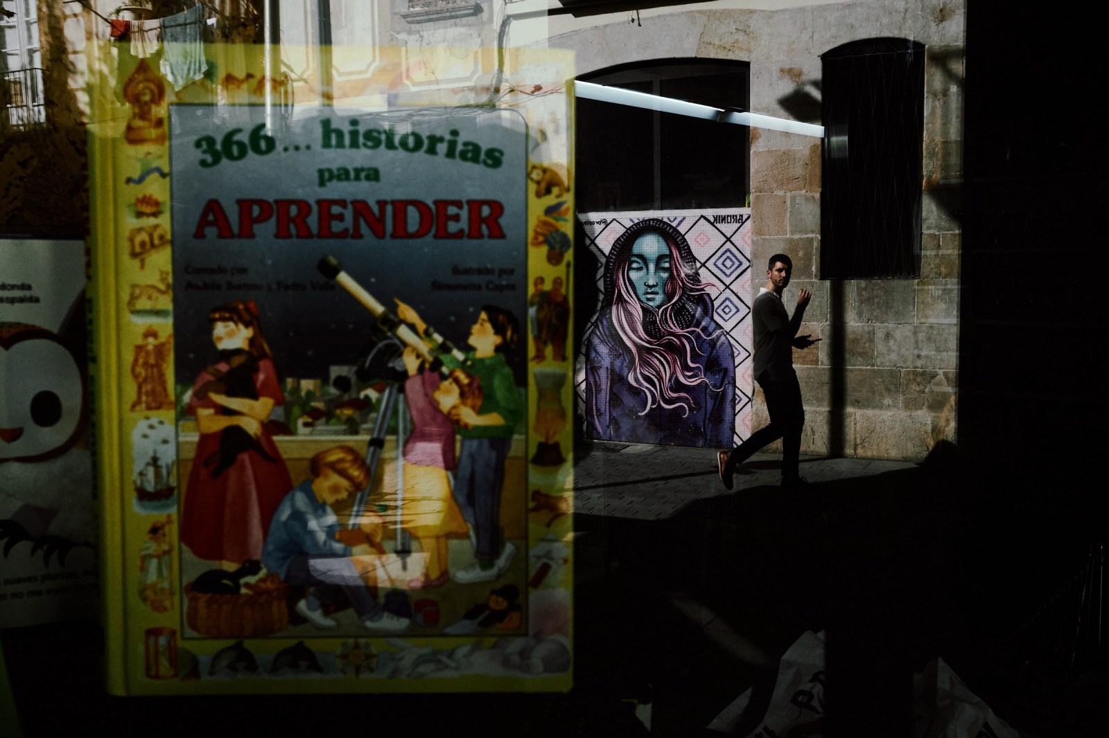 Talleres de fotografia de calle con Rober Tomas en Barcelona http://robertomasfoto.com 