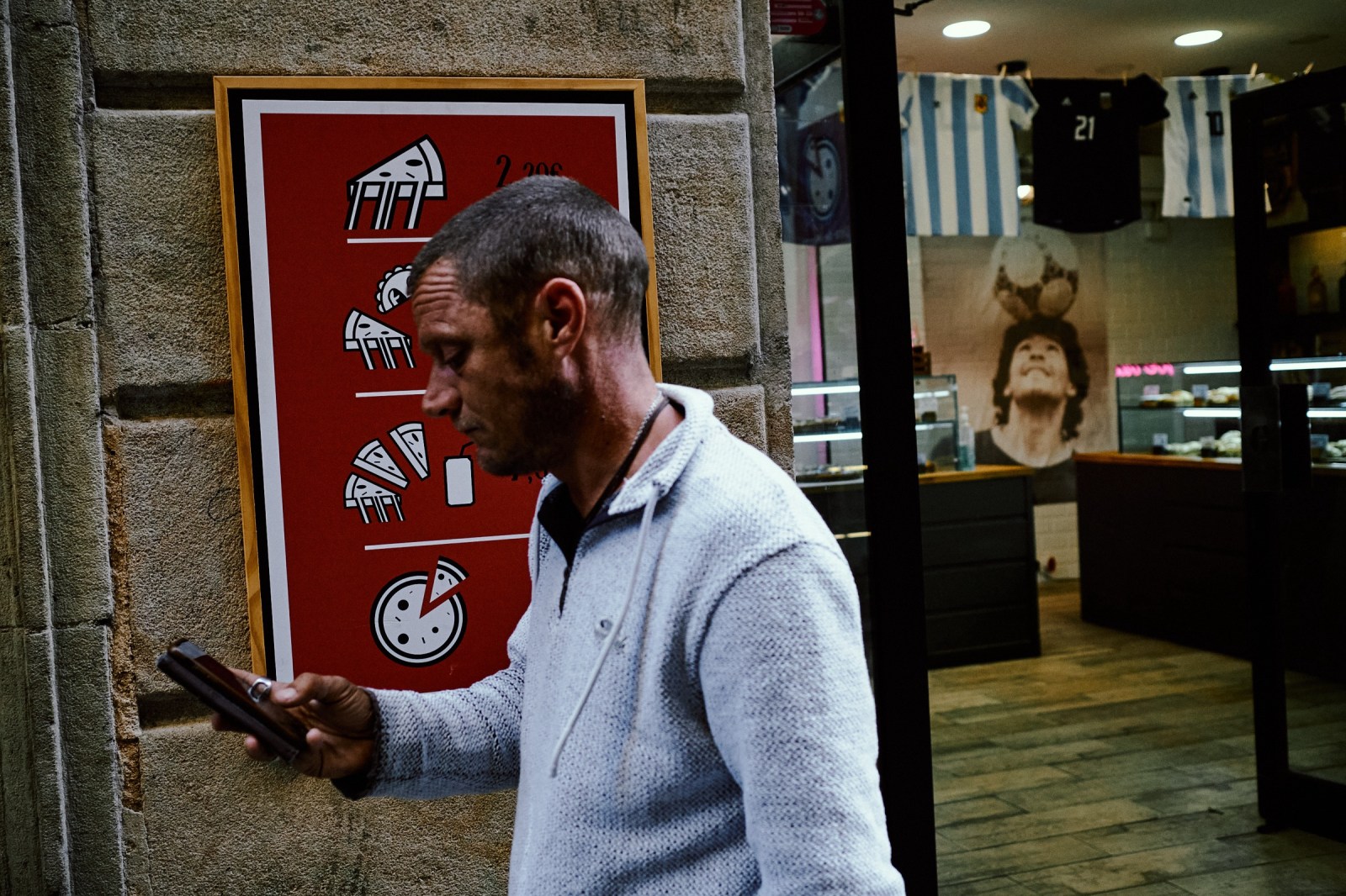 Talleres de fotografia de calle con Rober Tomas en Barcelona http://robertomasfoto.com 