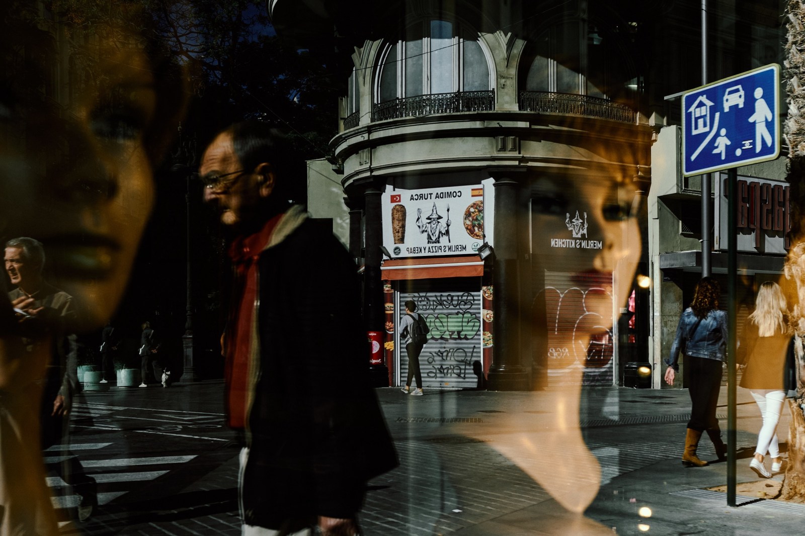 Taller de Fotografia de Calle en Valencia con Rober Tomas. http://robertomasfoto.com 