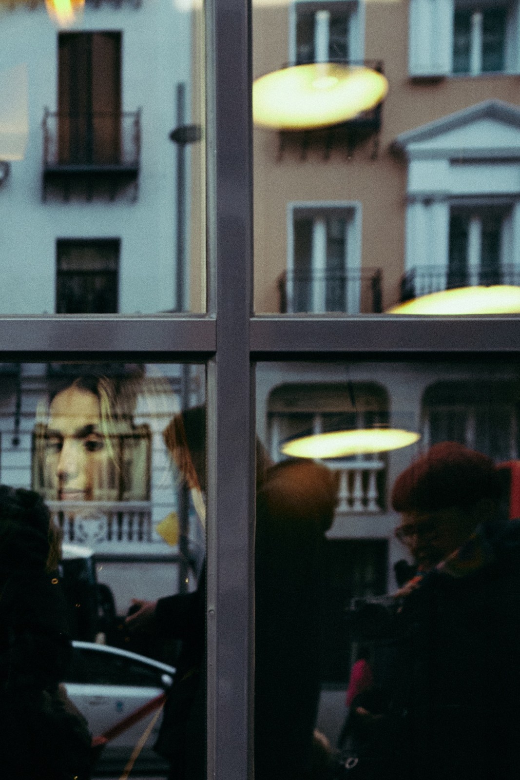 Talleres de Fotografía de Calle en Madrid con Rober Tomás en https://robertomasfoto.com/talleres-de-fotografia/ 