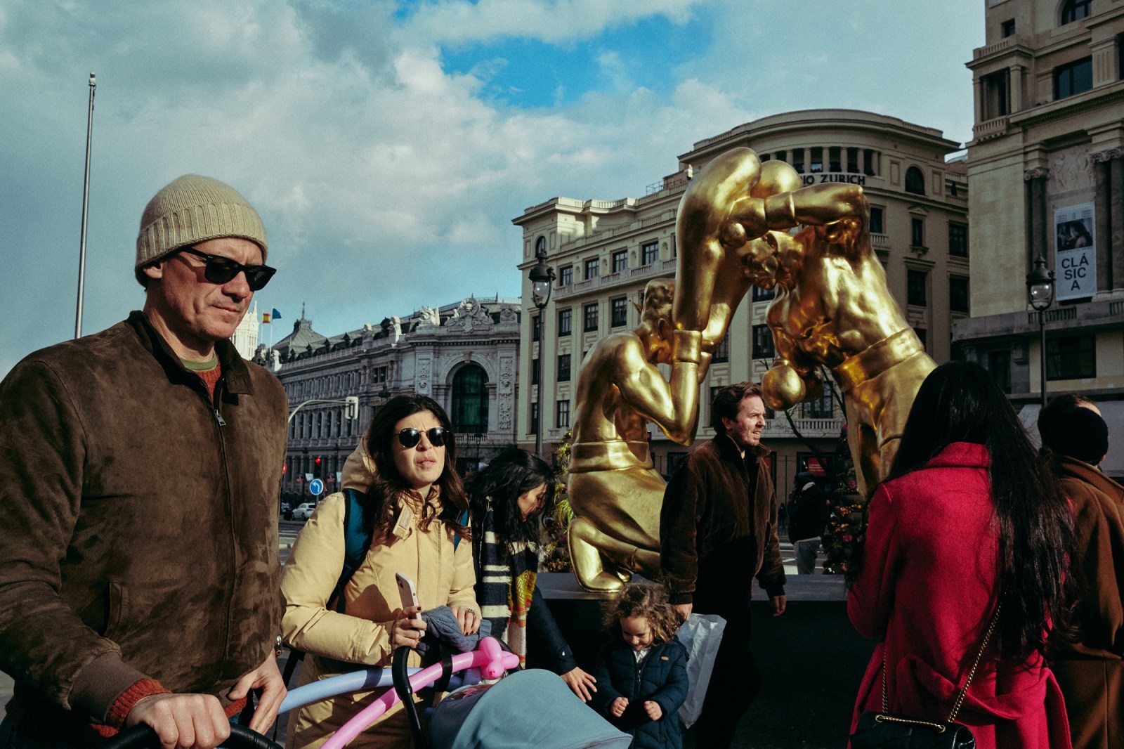 Talleres de Fotografía de Calle en Madrid con Rober Tomás en https://robertomasfoto.com/talleres-de-fotografia/ 