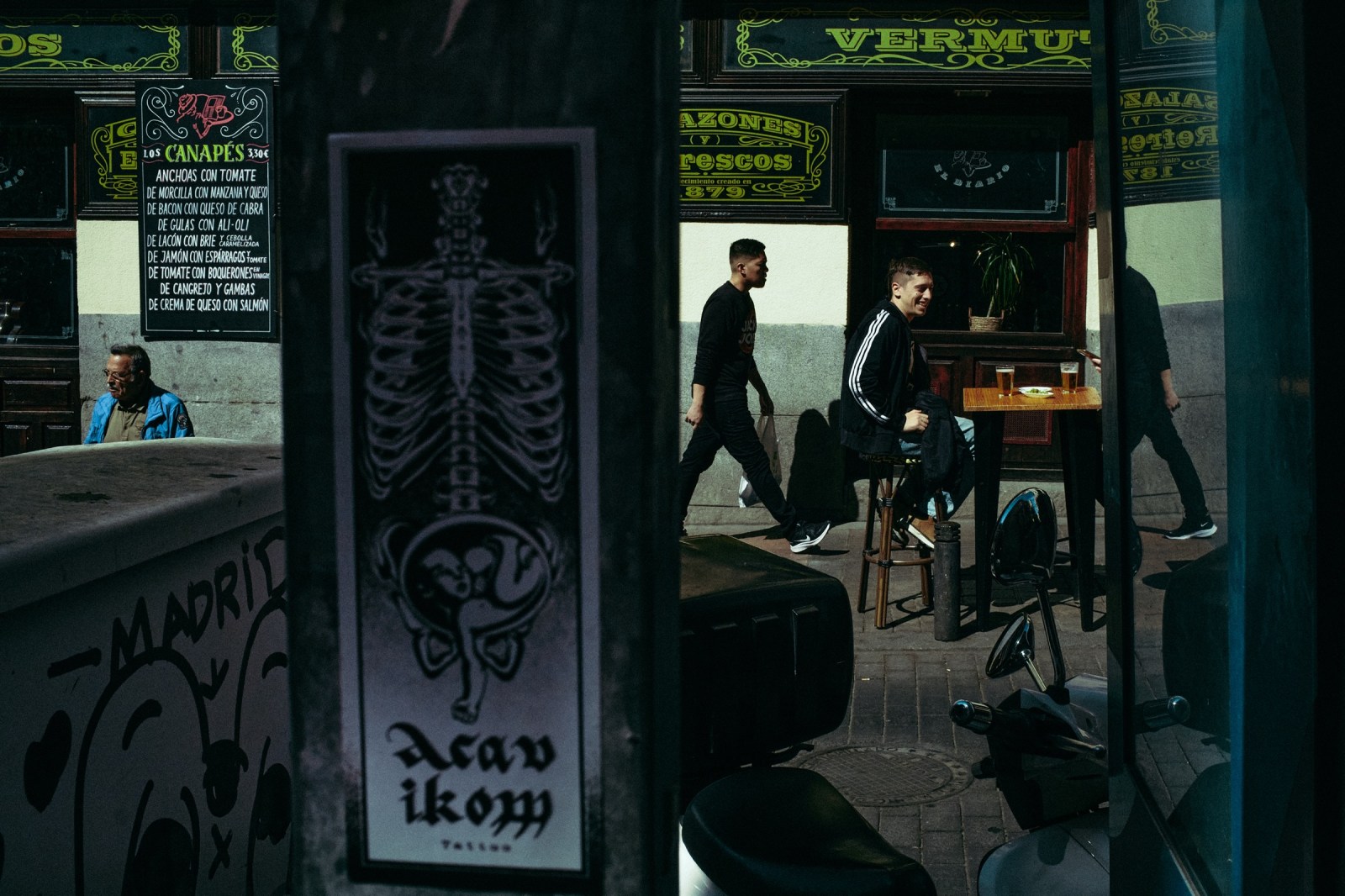 Talleres y cursos de fotografía de calle con Rober Tomas en Madrid