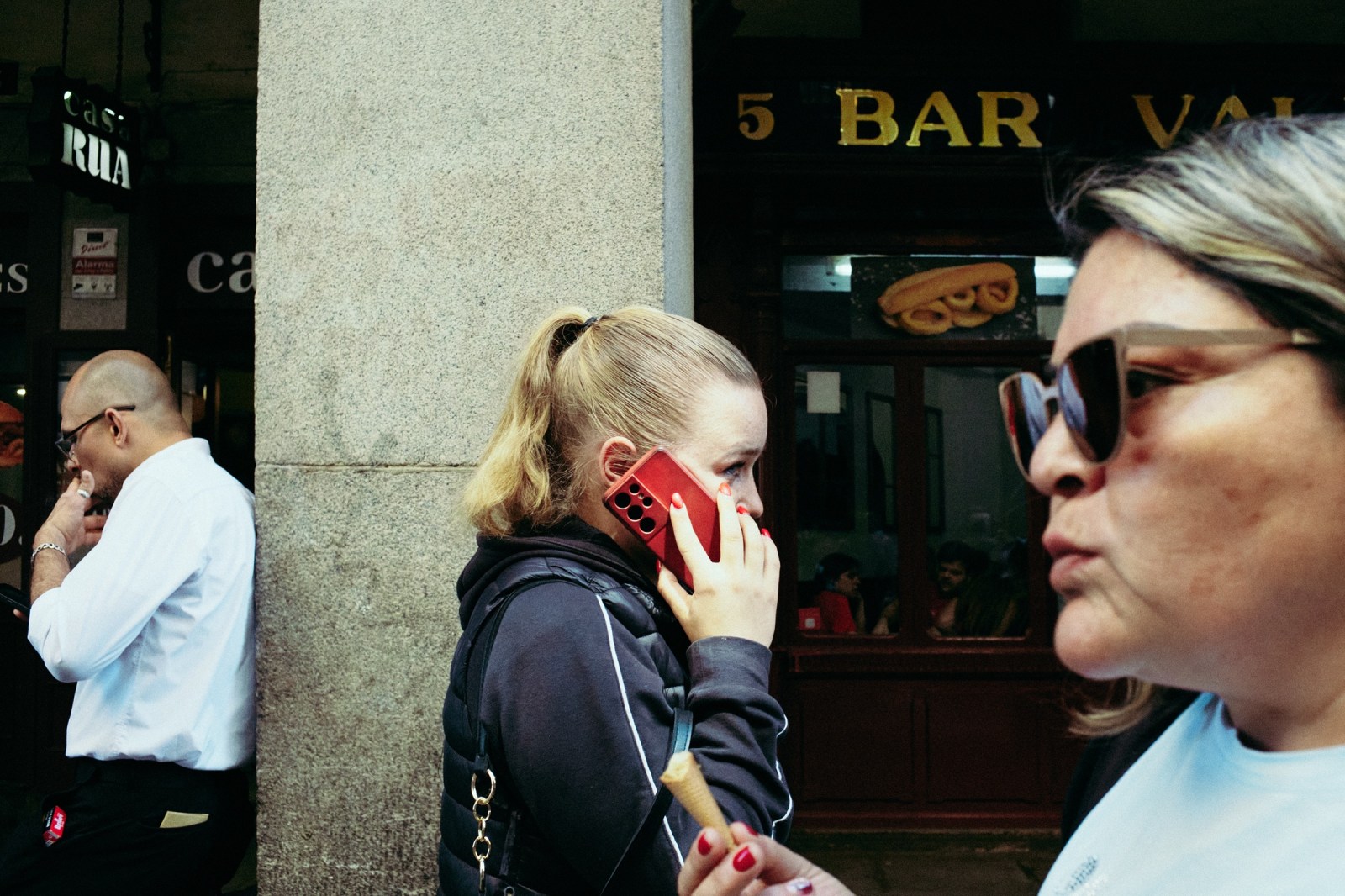 Talleres y cursos de fotografía de calle con Rober Tomas en Madrid