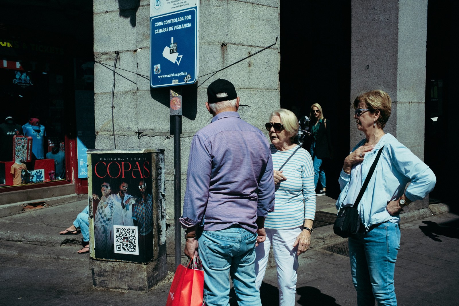 Talleres y cursos de fotografía de calle con Rober Tomas en Madrid