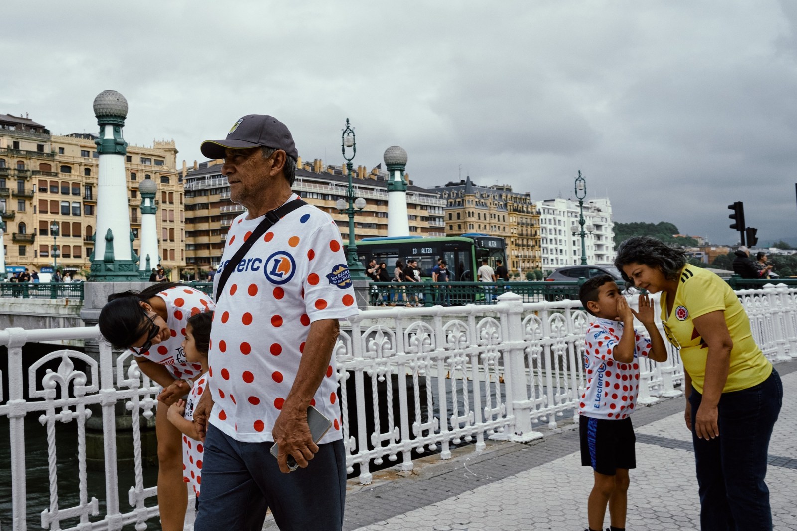 Talleres y cursos de fotografia de calle en San Sebastián Donosti con Rober Tomás en http://robertomasfoto.com 