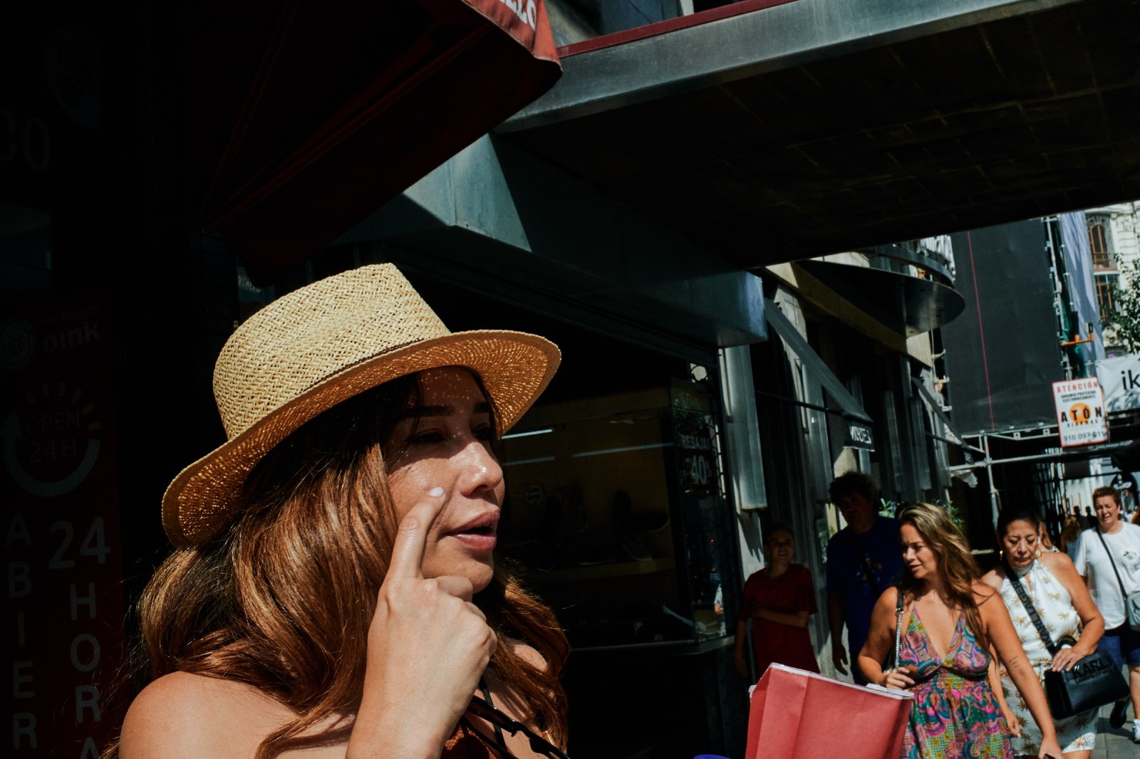 Talleres y cursos de fotografía de calle con Rober Tomas en Madrid http://robertomasfoto.com 