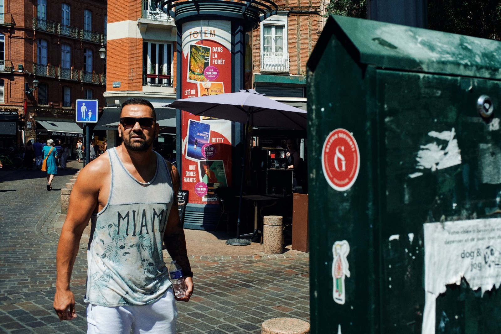 Talleres y cursos de Fotografia de Calle en Toulouse Francia con Rober Tomas en http://robertomasfoto.com 