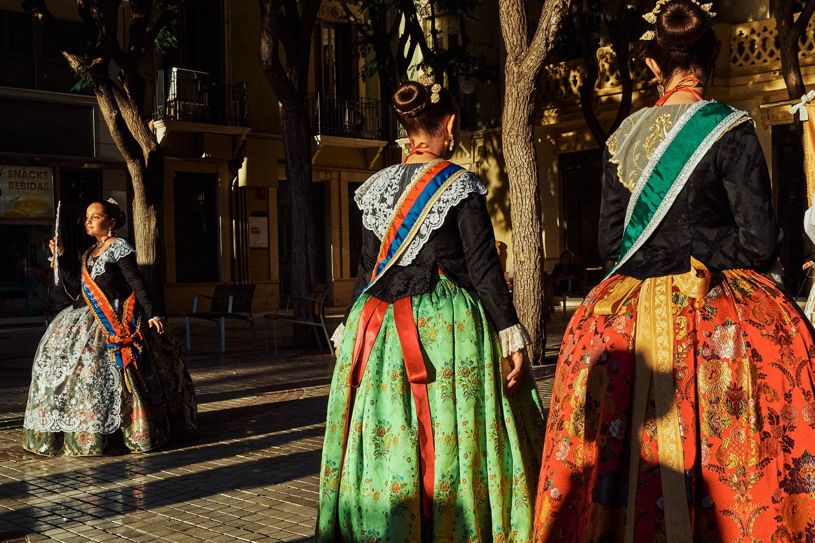 Taller de Fotografía de Calle en Elche con Rober Tomas en http://robertomasfoto.com 