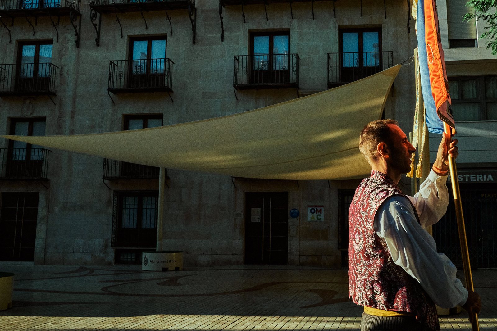 Taller de Fotografía de Calle en Elche con Rober Tomas en http://robertomasfoto.com 
