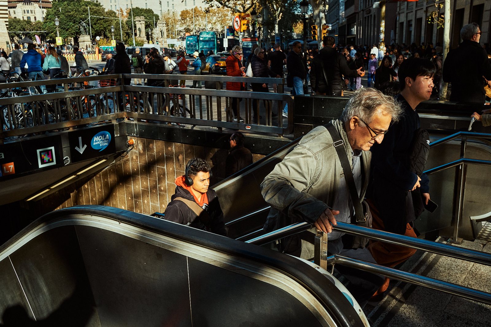 Talleres y cursos de fotografía de calle en Barcelona con Rober Tomás en http://robertomasfoto.com 