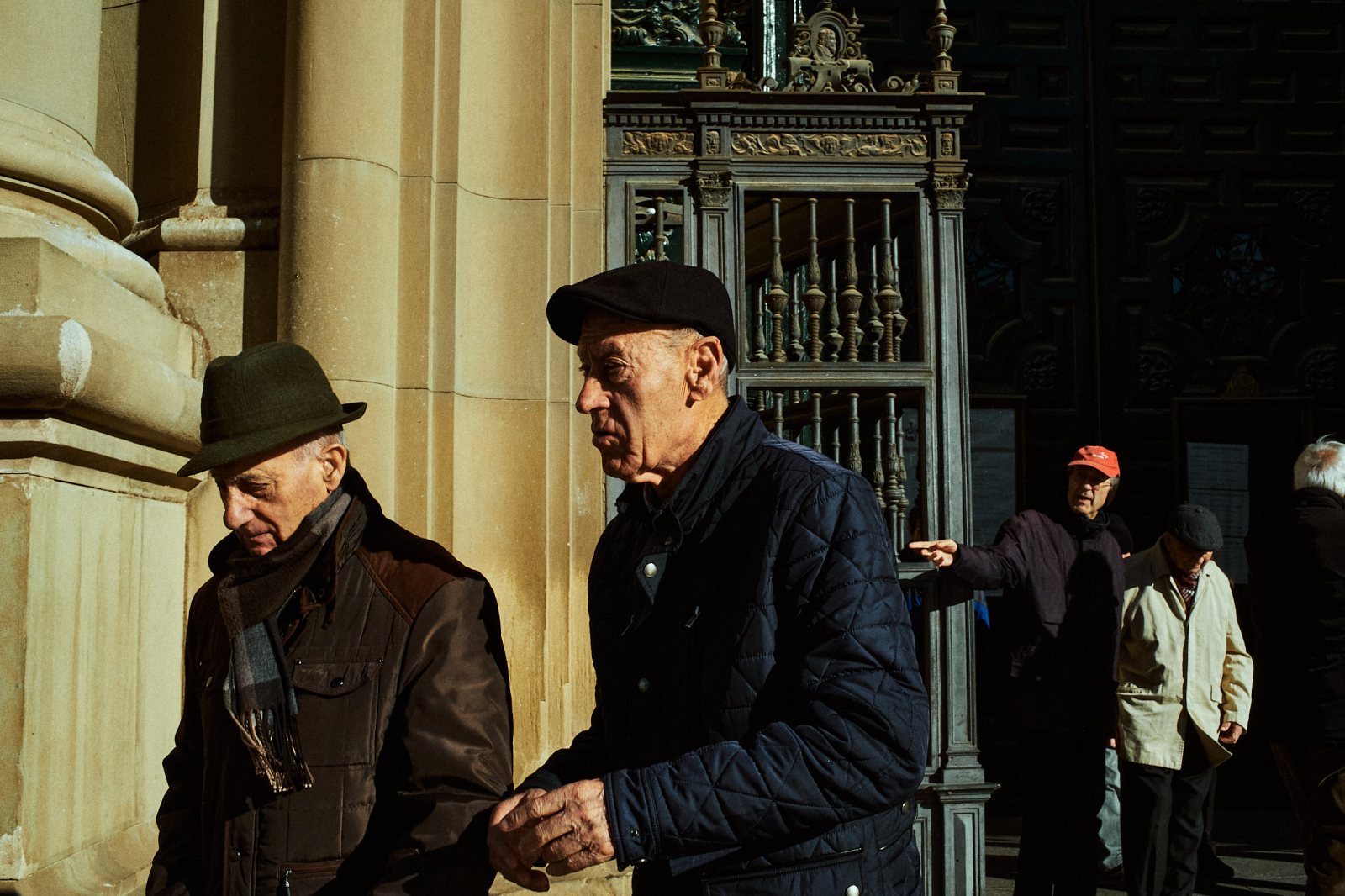 Talleres de fotografía de calle en Zaragoza con Rober Tomás en http://robertomasfoto.com 