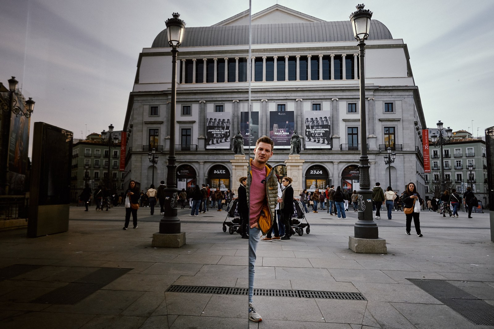 Talleres y cursos de fotografía de calle en Madrid con Rober Tomás en http://robertomasfoto.com 