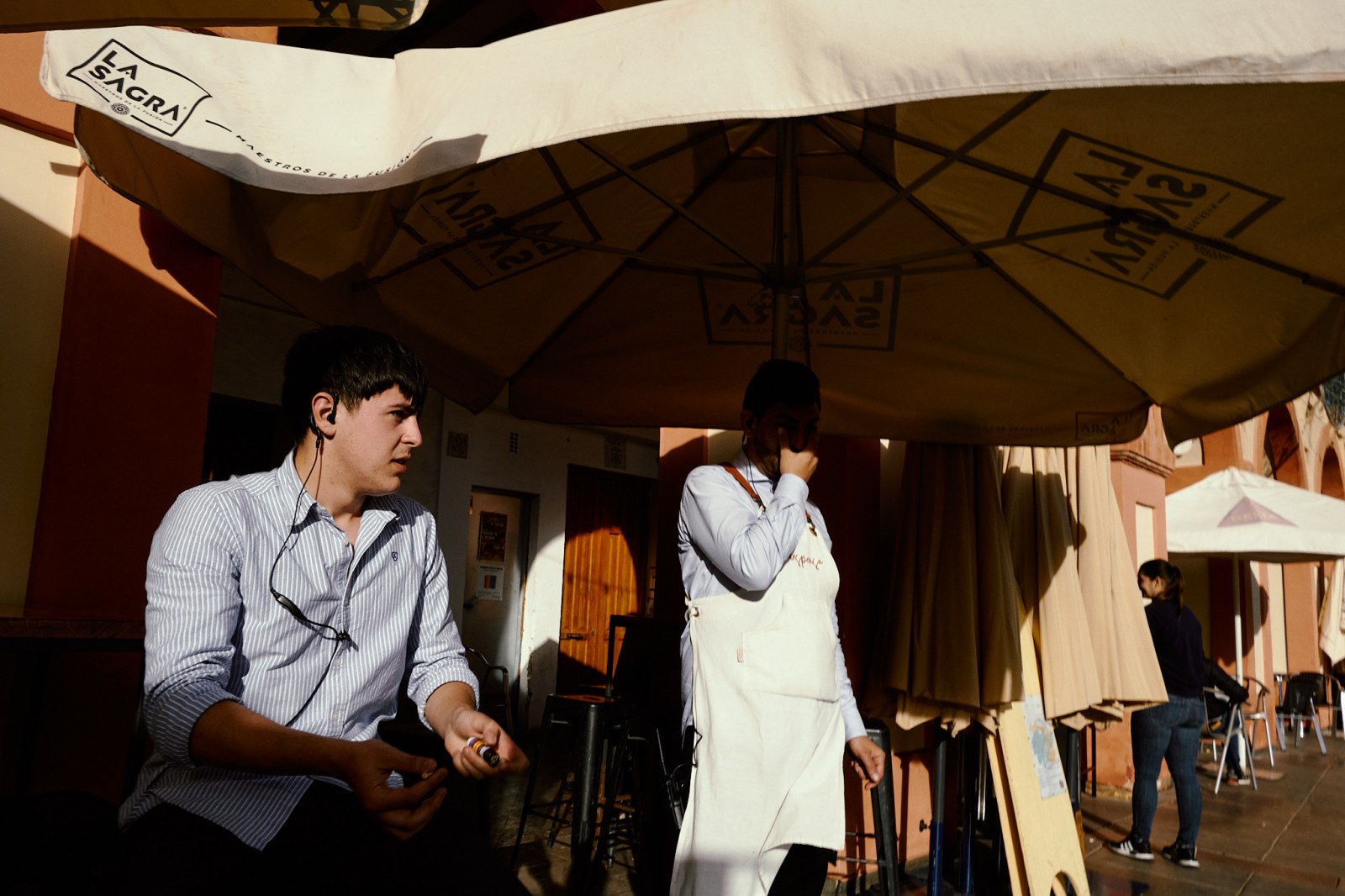 Talleres y Cursos de fotografia de calle en Cordoba con Rober Tomás en http://robertomasfoto.com 