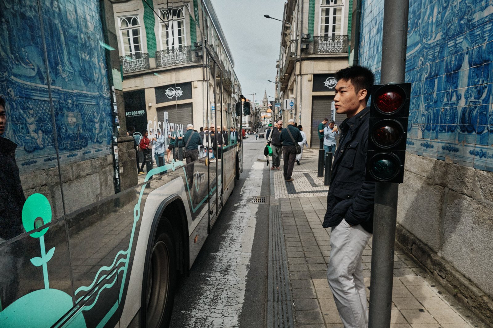 Talleres y cursos de fotografia de calle en Oporto (Portugal) con Rober Tomas en http://robertomasfoto.com 