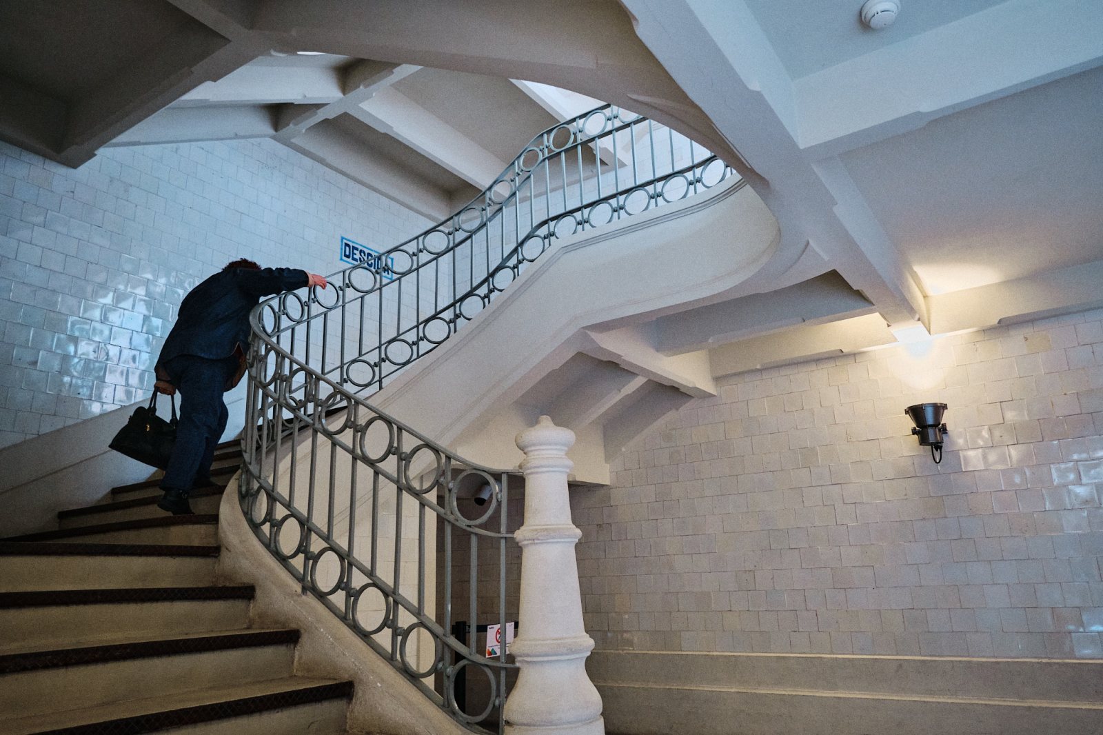 Talleres y cursos de fotografia de calle en Oporto (Portugal) con Rober Tomas en http://robertomasfoto.com 