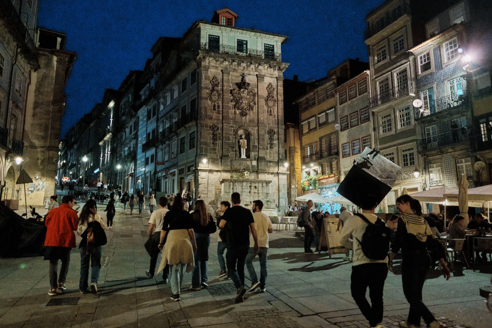 Talleres y cursos de fotografia de calle en Oporto (Portugal) con Rober Tomas en http://robertomasfoto.com 