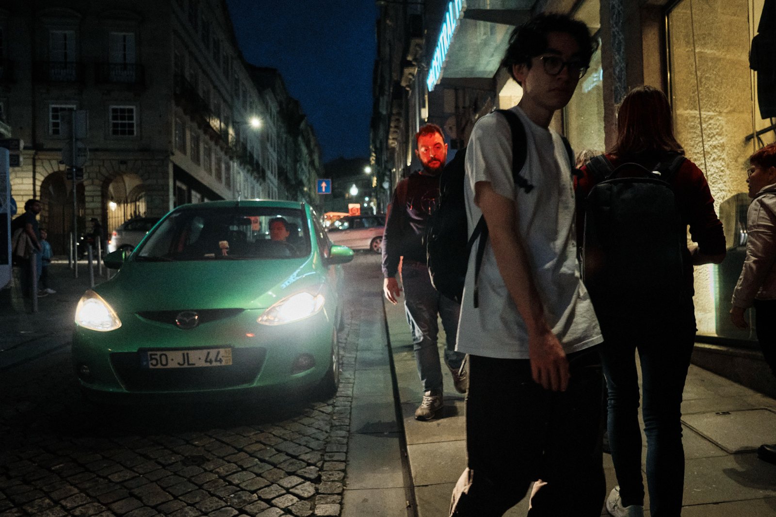 Talleres y cursos de fotografia de calle en Oporto (Portugal) con Rober Tomas en http://robertomasfoto.com 