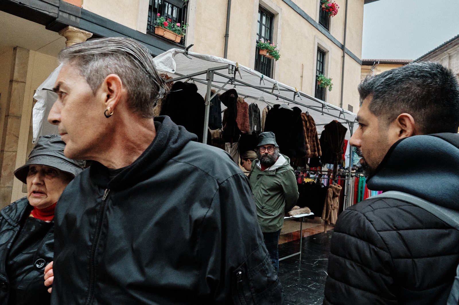 Taller de fotografía de calle con Rober Tomás en Oviedo en http://robertomasfoto.com 