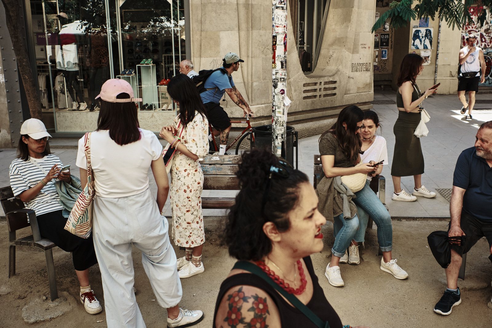 Talleres y cursos de fotografía de calle en Barcelona con Rober Tomas en http://robertomasfoto.com 