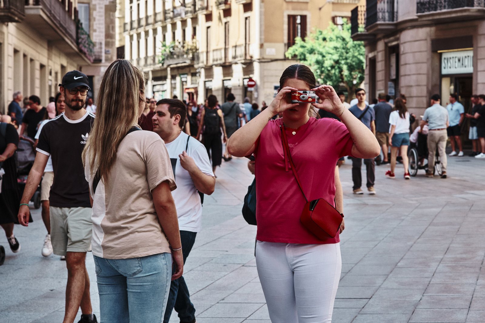Talleres y cursos de fotografía de calle en Barcelona con Rober Tomas en http://robertomasfoto.com 