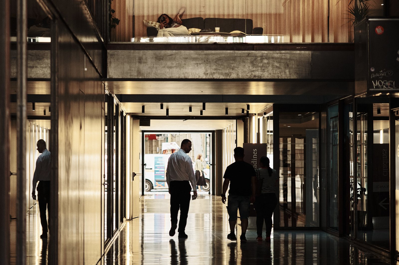 Talleres y cursos de fotografía de calle en Barcelona con Rober Tomas en http://robertomasfoto.com 