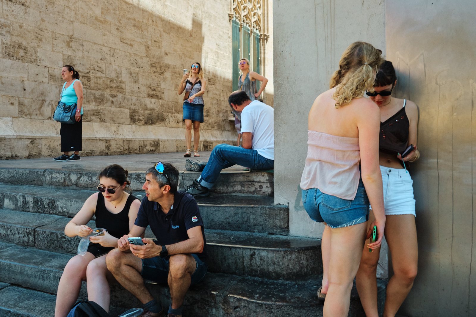 Talleres y cursos de fotografía de calle en Valencia con Rober Tomas en http://robertomasfoto.com 