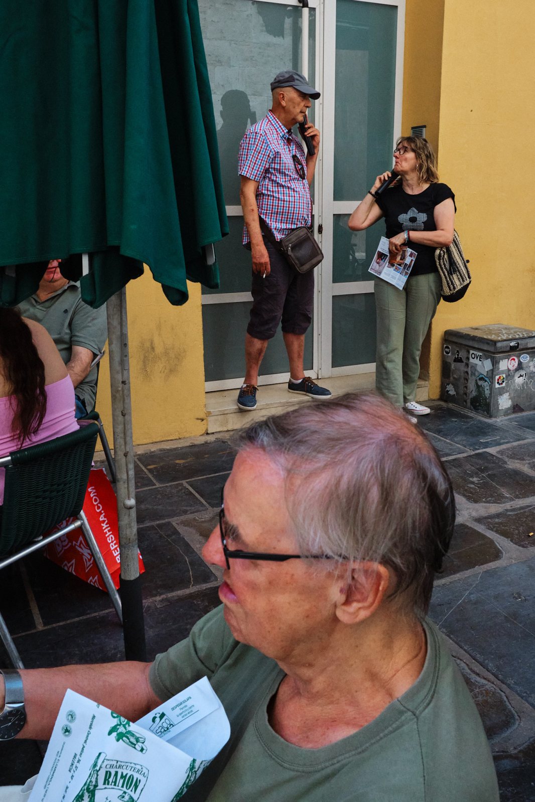 Talleres y cursos de fotografía de calle en Valencia con Rober Tomas en http://robertomasfoto.com 