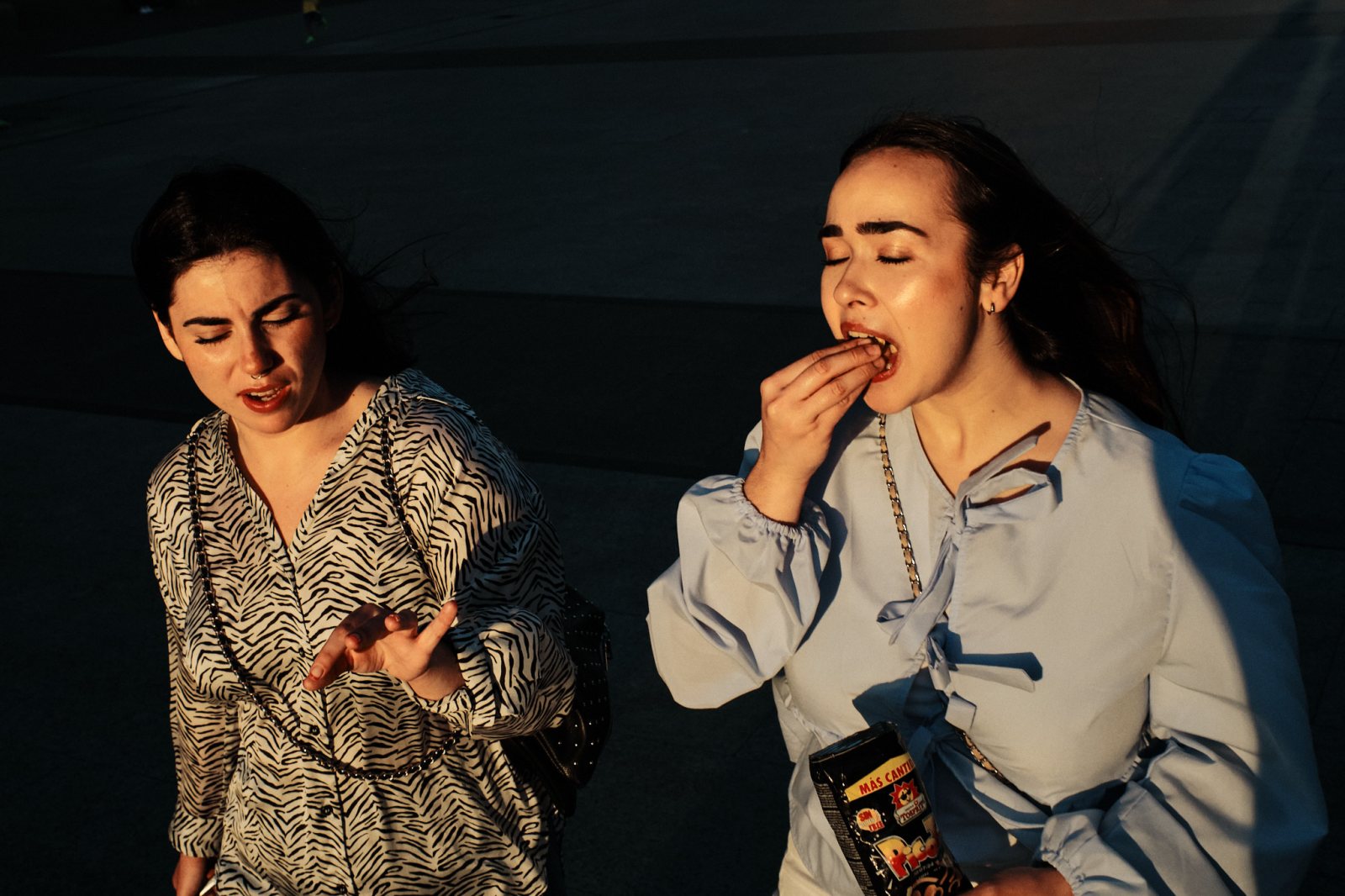 Taller de fotografía de calle nocturna en Zaragoza con Rober Tomas en http://robertomasfoto.com