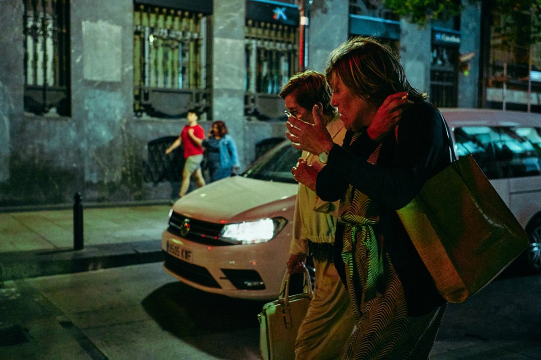 Taller de fotografía de calle nocturna en Zaragoza con Rober Tomas en http://robertomasfoto.com