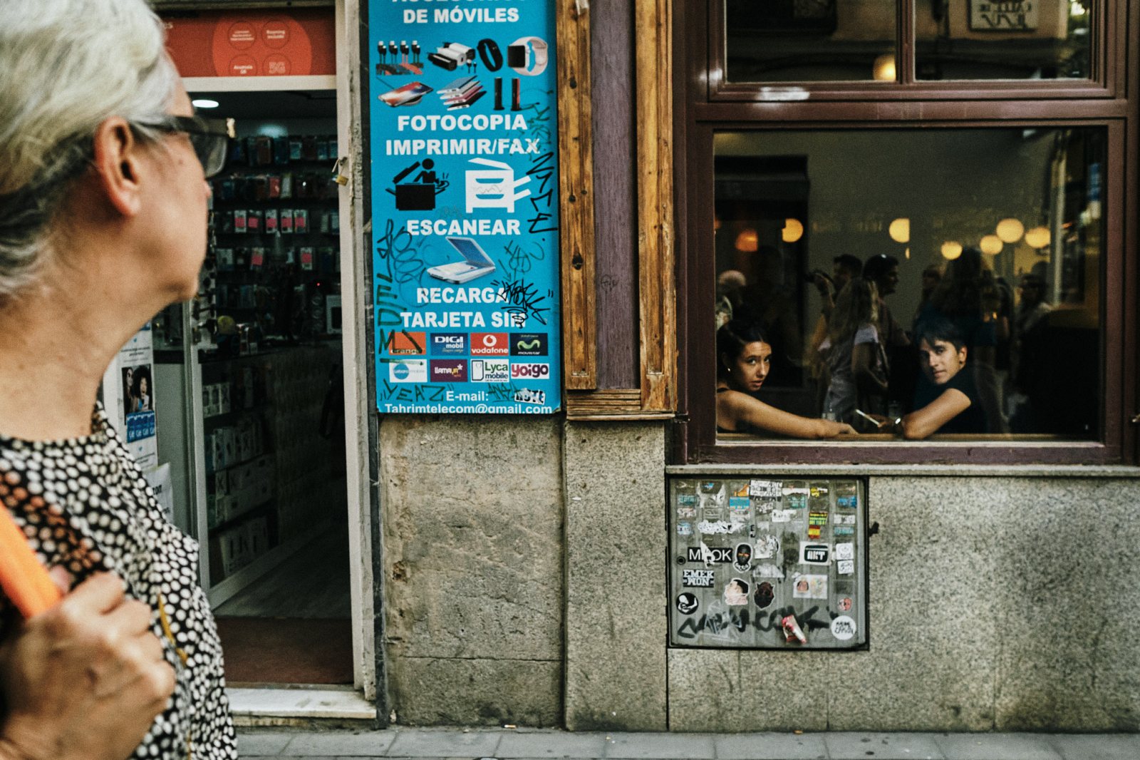 Taller de fotografía de calle nocturna en Madrid con Rober Tomás en http://robertomasfoto.com 