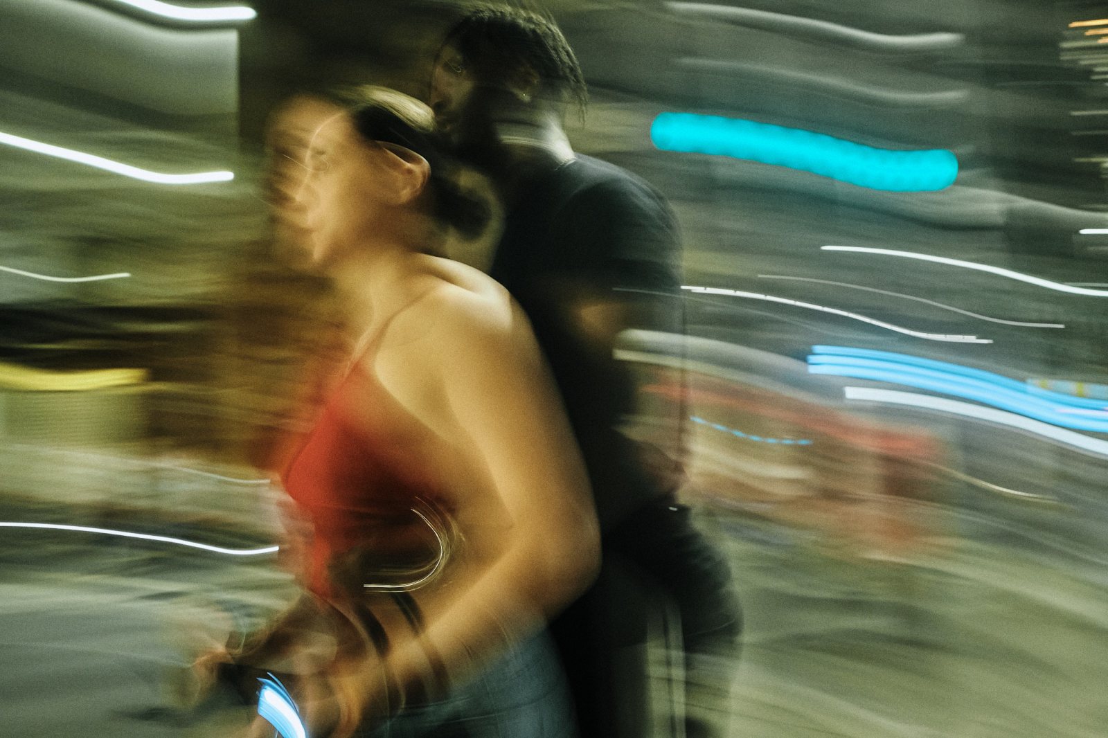 Taller de fotografía de calle nocturna en Madrid con Rober Tomás en http://robertomasfoto.com 