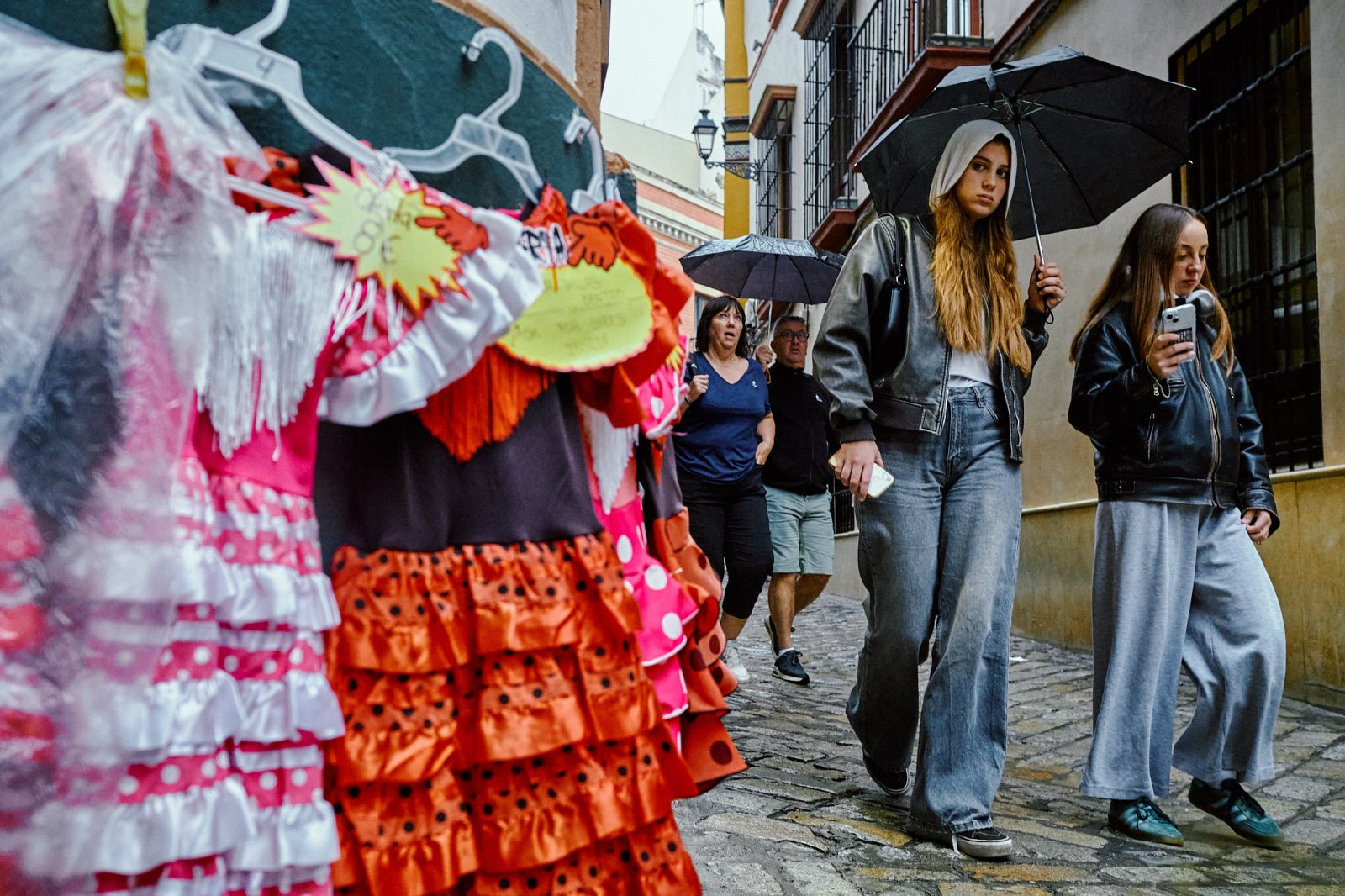 Talleres y cursos de fotografía de calle en Sevilla con Rober Tomas en http://robertomasfoto.com 